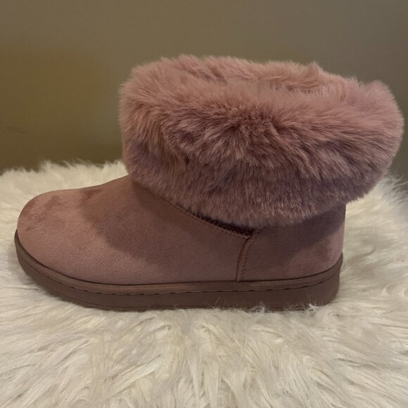 Like New Beautiful SO mauve faux fur boots - Picture 6 of 9